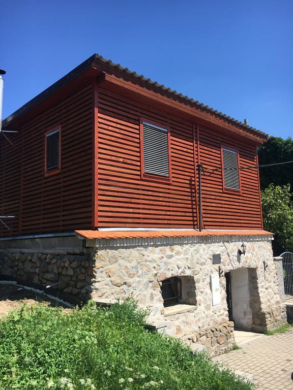 Vinny Sklep Monty Přítluky Exterior foto
